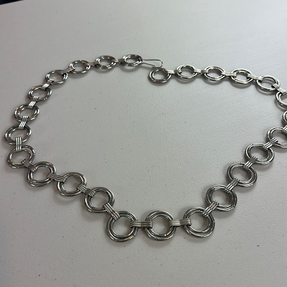 Silver circle belt with hook closure - Picture 1 of 4